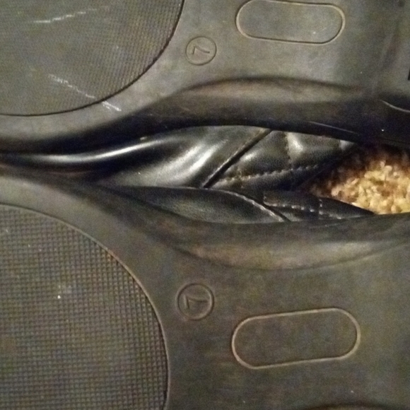 Shoes - Picture 5 of 6